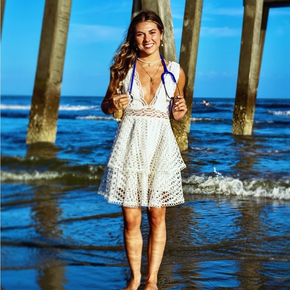 Dresses & Skirts - White graduation dress